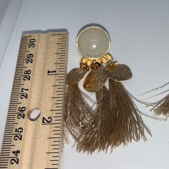 (G3) Tassel Earrings - Picture 5 of 8